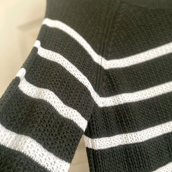 OLD NAVY  stripes Sweater size M - Picture 3 of 8